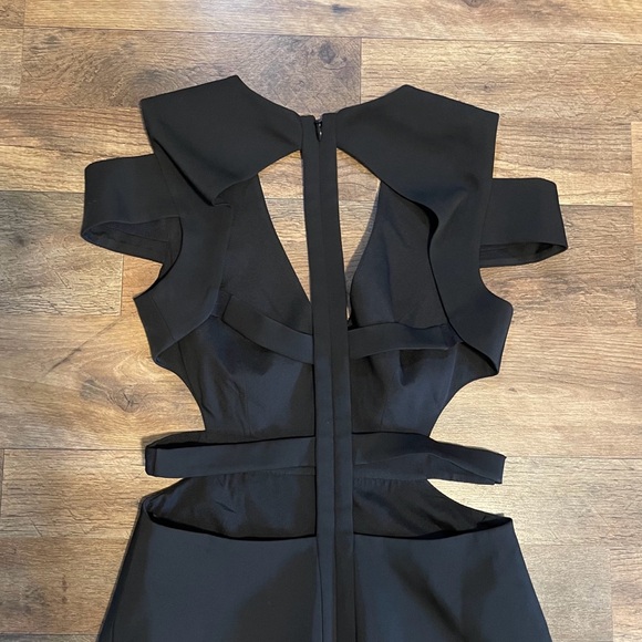 BCBGMaxAzria | Ava Cold Shoulder Cut-Out Full Length Formal Dress - Picture 8 of 13